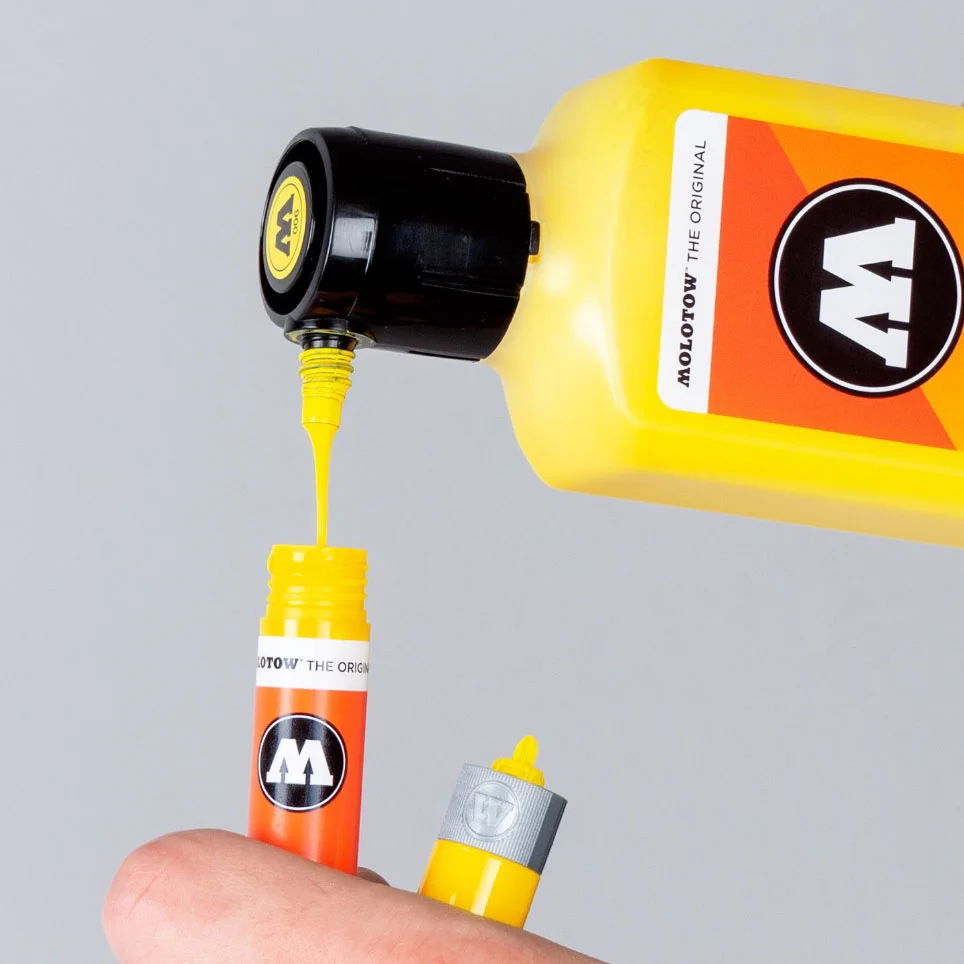 Molotow ONE4ALL Acryl Navulinkt Framboos Rood - 180 ml